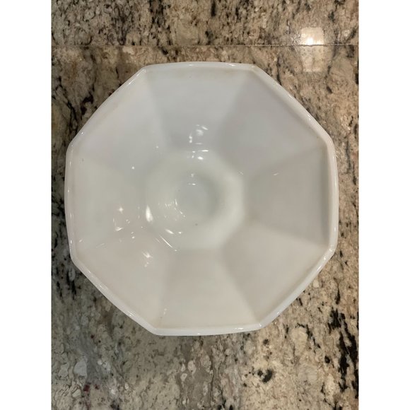 Anchor Hocking Grape Leaf Pedastal Fruit Bowl - Picture 3 of 4